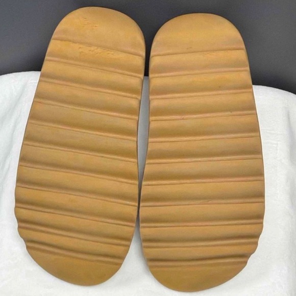 Adidas Yeezy Slides “Ochre” — GW1931 — Size 12 - Picture 10 of 11